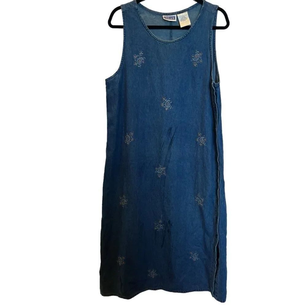 Erika & Co. Women's Blue Denim Jumper Embroidered Floral Design Size Large